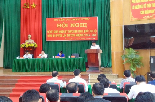 Than Uyên sơ kết giữa nhiệm kỳ thực hiện Nghị quyết đại hội Đảng bộ huyện khoá XVII, nhiệm kỳ 2015-2020