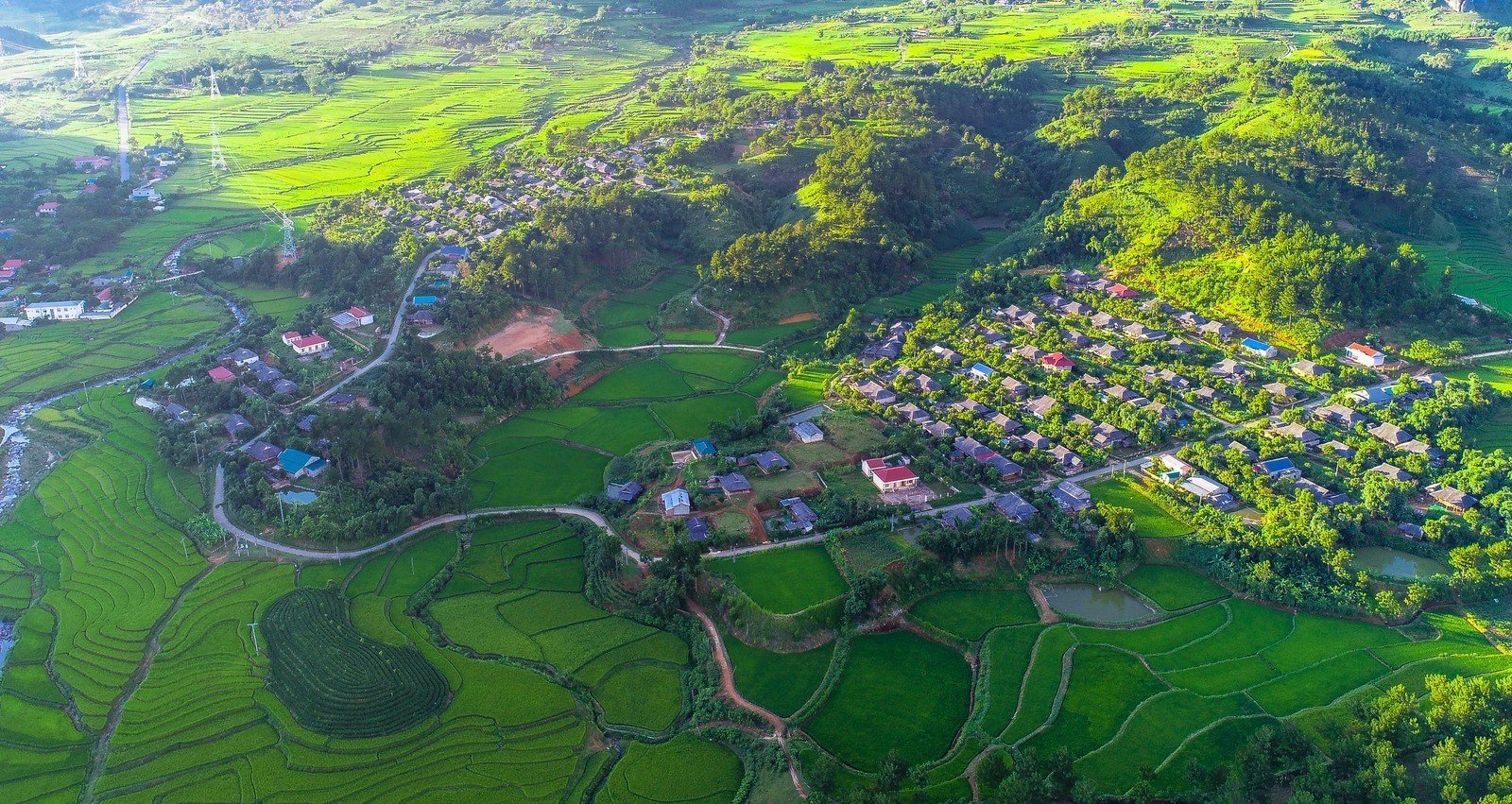 Đồng chí Bí thư Huyện uỷ Than Uyên tổ chức đối thoại với lãnh đạo một số bản, xã tái định cư thủy điện Bản Chát