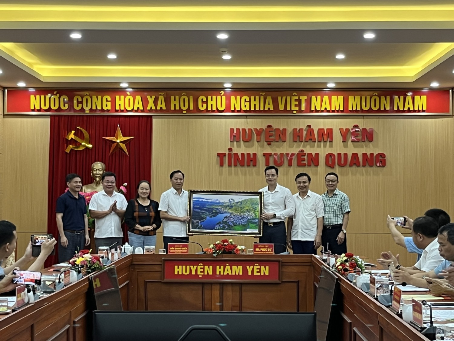 Huyện Than Uyên học tập, trao đổi công tác giảm nghèo tại huyện Hàm Yên tỉnh Tuyên Quang